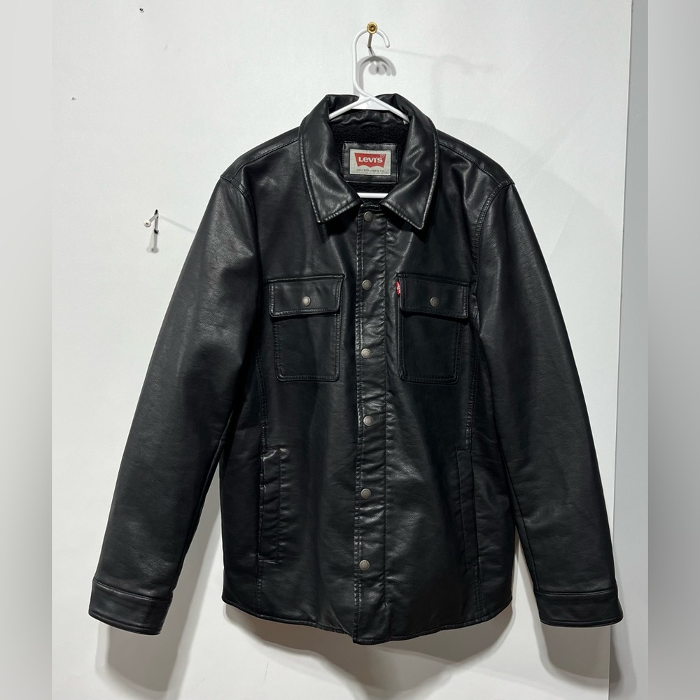 Levi's Men's Black Faux Leather Sherpa Fur Lined  Jacket Size Medium